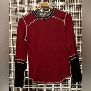 Alp-n-Rock soft cotton top. Size small. New with tag